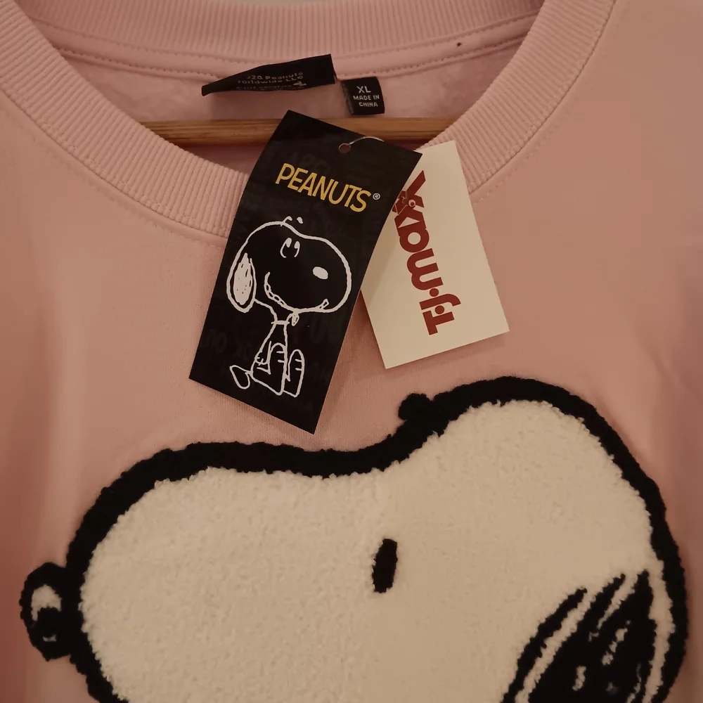 Peanuts Light Pink Crewneck Sweatshirt - Picture 1 of 5